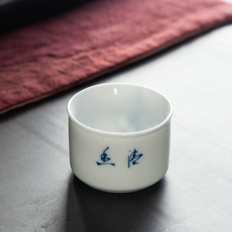 Kung fu tea cups jingdezhen blue and white porcelain ceramic sample tea cup hand - made bamboo small tea cup white porcelain master CPU