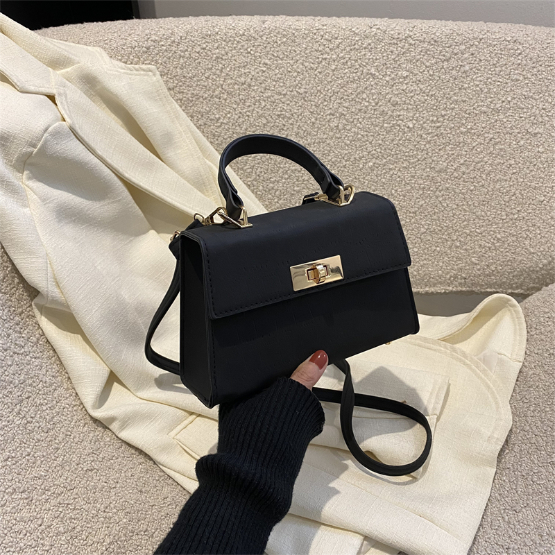 High-End Textured Handbag for Women 2026 New Trendy Fashion Versatile Shoulder Crossbody Bag Retro Chic Small Square Bag