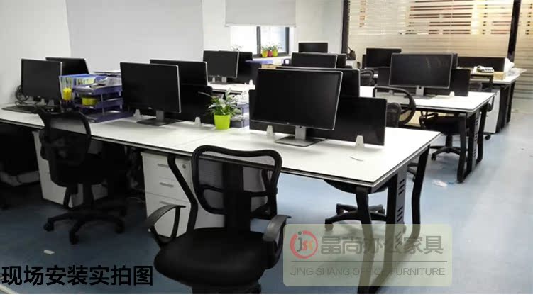 Nội thất văn phòng Thâm Quyến bàn nhân viên 4 người 2 bàn máy tính nhân viên kết hợp ghế đơn giản hiện đại mua ghế xoay