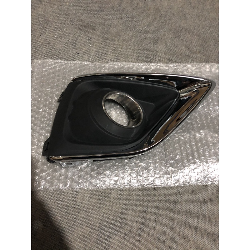 Applicable to Buick 18 19 new Ankewei fog lamp frame assembly front bumper fog lamp cover decorative cover bright ring