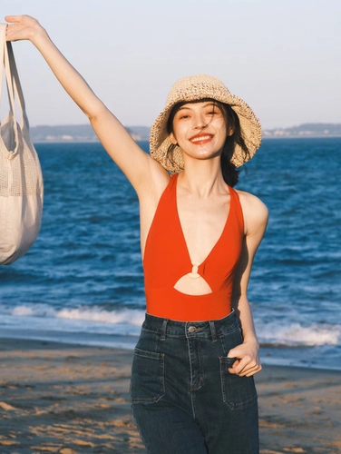 Ретро сексуальный красный пляжный купальник, V-образный вырез, с открытой спиной, по фигуре