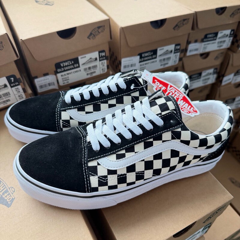 Vans Canvas Black and White Checkerboard Pattern Shock-Absorbing, Wear-Resistant, Lightweight, Breathable Low-Top Sneakers