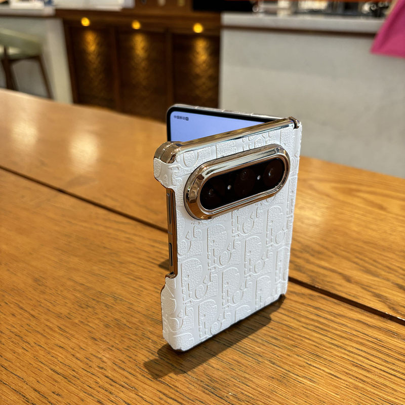 The New Letter D Case Is Suitable for Huawei Pura X Max Foldable Phone, Featuring a Luxurious Electroplated Design, Pura X Max Collector's Edition Leather Couple Style, High-End Fashion Huawei Full-Cover Protective Case The New Letter D Case Is Suitable for Huawei Pura X Max Foldable Phone, Featuring a Luxurious Electroplated Design, Pura X Max Collector's Edition Leather Couple Style, High-End Fashion Huawei Full-Cover Protective Case