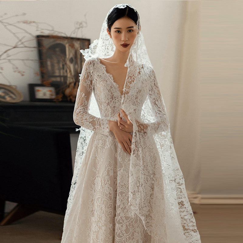 French Lace Long-Sleeve Light Wedding Dress, Forest-Style Small Train, V-Neck Wedding Reception Dress, Winter Bridal Gown French Lace Long-Sleeve Light Wedding Dress, Forest-Style Small Train, V-Neck Wedding Reception Dress, Winter Bridal Gown