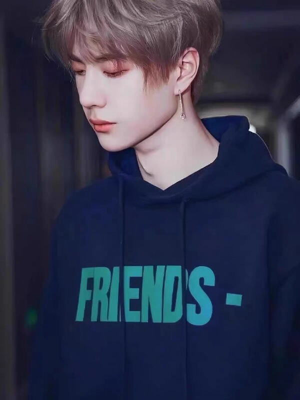 V-Neck Hoodie by Vlone Jerry, the Same Style Worn by Wang Yibo, Trendy Brand, Unisex Couple Style, Loose Fit