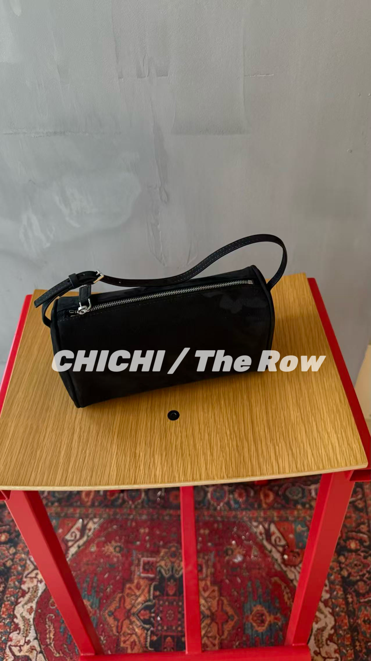 Клатч 【现货】chi｜the row 90s笔袋包黑色麂皮笔筒手提单肩手拿小方包