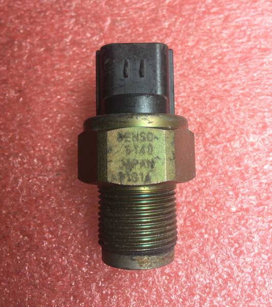 Demolishing parts of the pressure sensor Japan DENSO 6140