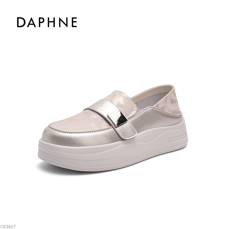 Daphne Slip-On Shallow Shoes for Women 2026 New Spring and Summer Casual Versatile Korean Style Fashion White Shoes Daphne Slip-On Shallow Shoes for Women 2026 New Spring and Summer Casual Versatile Korean Style Fashion White Shoes