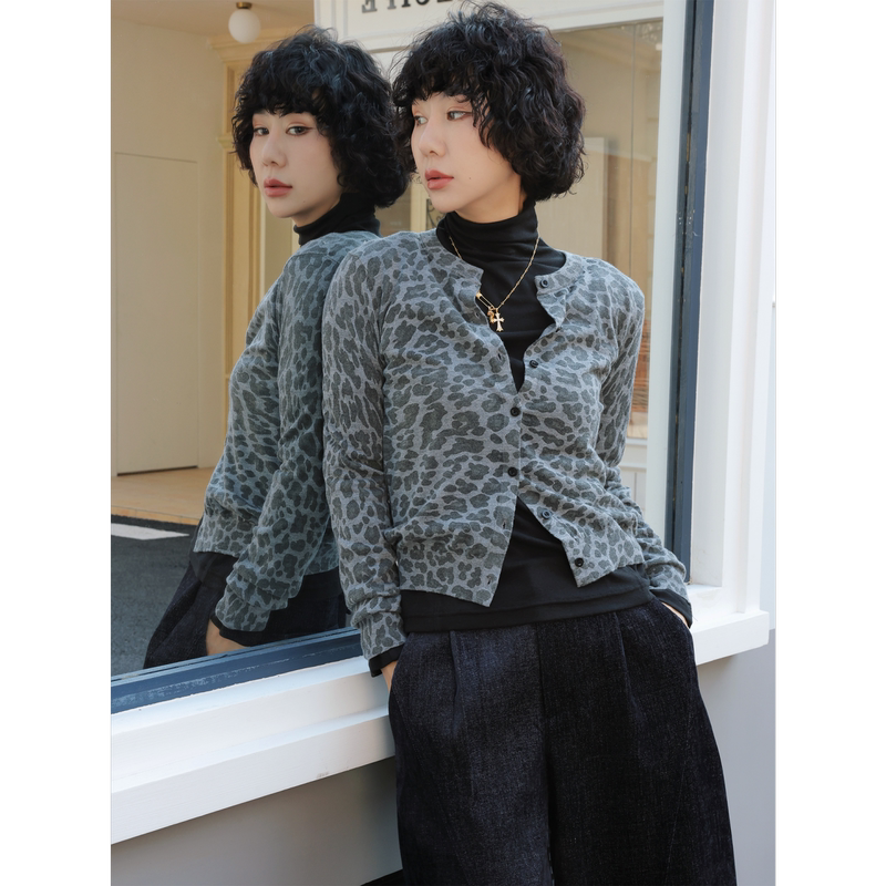 Tt Designer [Wild Soft Focus] Gray Leopard Print Water-Soluble Wool Cardigan for Women, Autumn Vintage Round Neck Knitted Jacket