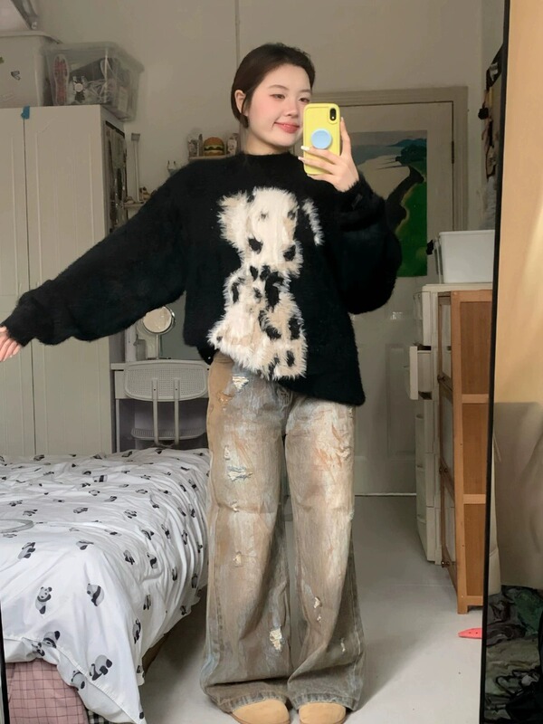 Black Round-Neck Soft Sweater for Women, Unique Design, Niche Autumn and Winter Style, Loose and Lazy Style, Thickened Mohair Knitwear Black Round-Neck Soft Sweater for Women, Unique Design, Niche Autumn and Winter Style, Loose and Lazy Style, Thickened Mohair Knitwear