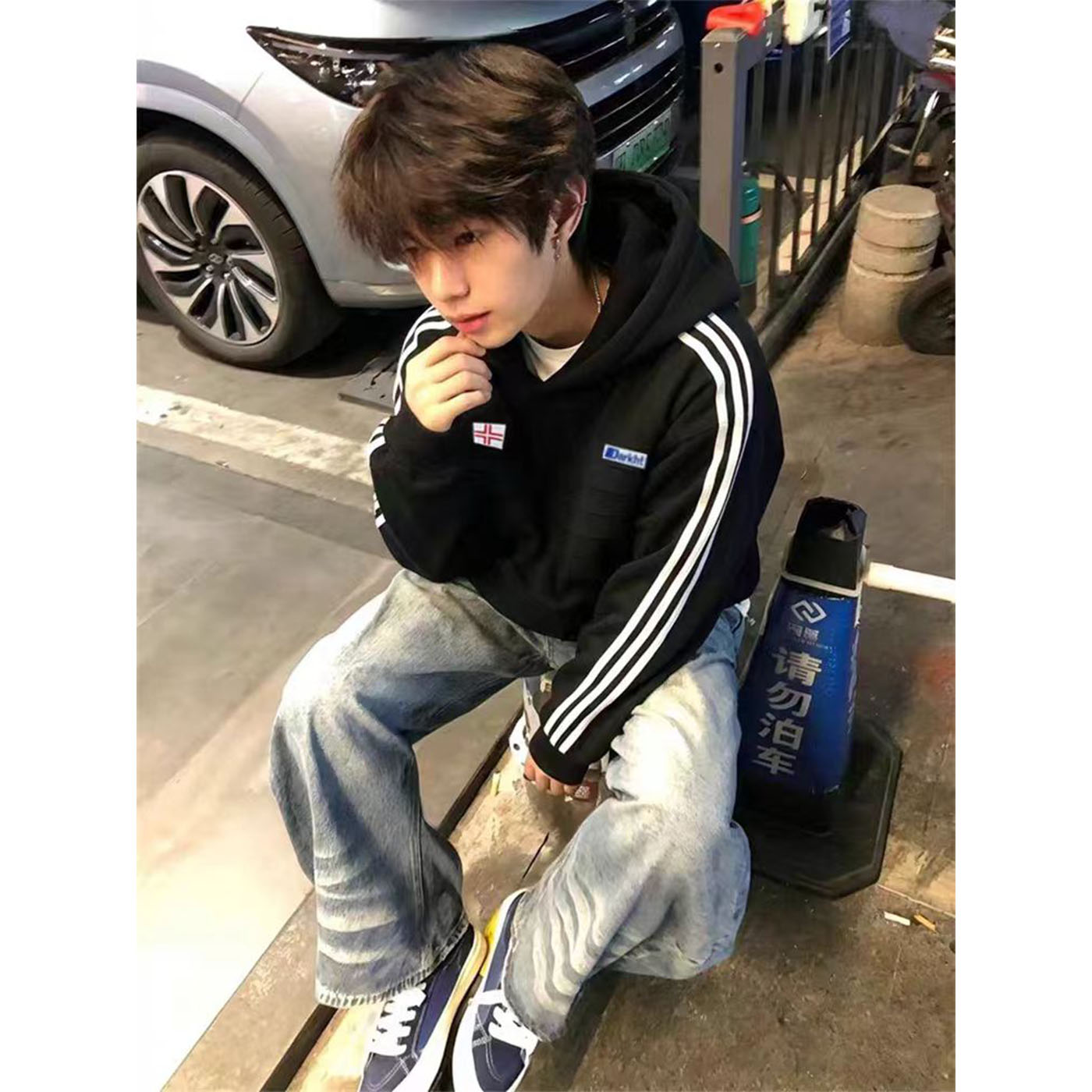 美式复古英格兰徽章褶痕刺绣连帽卫衣男秋冬青少年宽松设计感帽衫