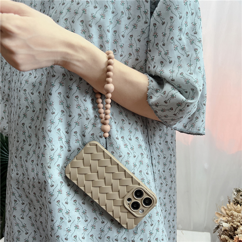 Autumn and winter brown woven elastic bracelet beads suitable for iPhone 14 Promax creative 15 lanyard wrist loss 13_voghion.com