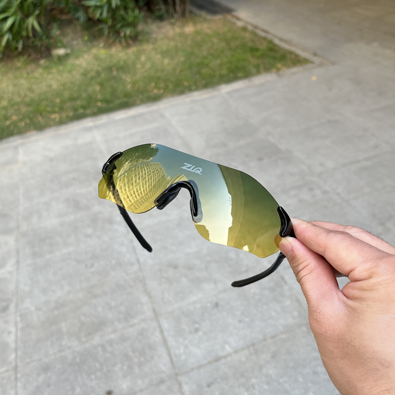 夜间驾驶遇到远光灯，如何选择合适的护目镜🥽？