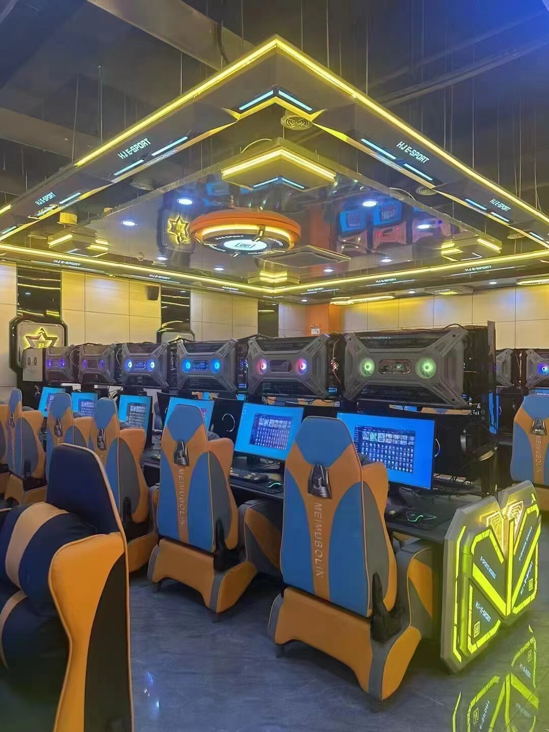 网吧家具工厂店