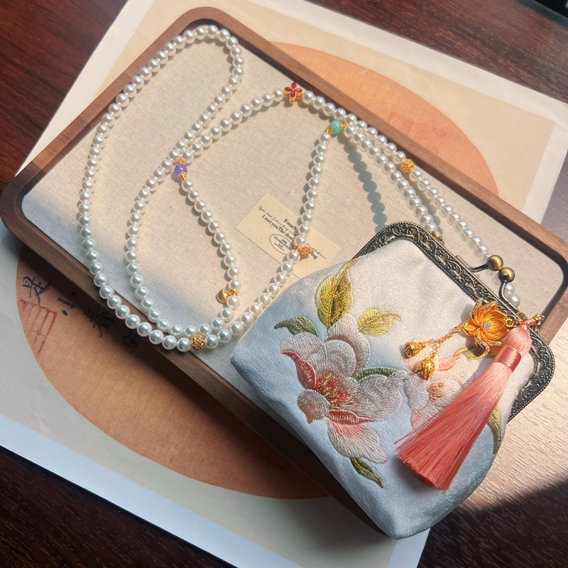 New Chinese-Style Crossbody Bag, Coin Purse, Hand-Embroidered Jacquard Fabric, Metal Clasp Bag, Song Brocade Qipao Accessory New Chinese-Style Crossbody Bag, Coin Purse, Hand-Embroidered Jacquard Fabric, Metal Clasp Bag, Song Brocade Qipao Accessory