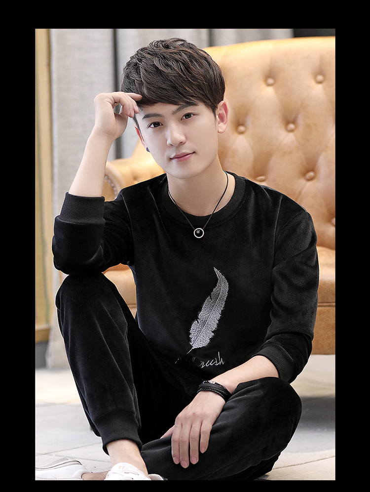Bộ đồ ngủ nam mùa đông bằng nhung vàng cộng với nhung dày san hô giản dị mặc ấm áp phục vụ nhà những kiểu đồ bộ thun may