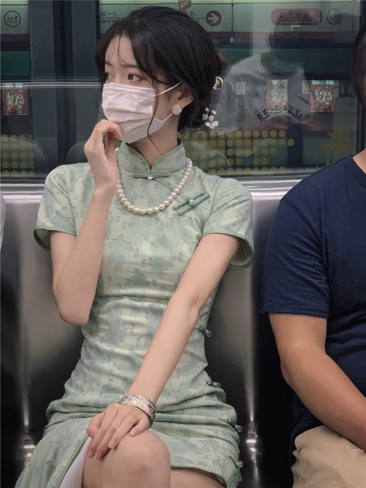 Young Qipao Improves Retro Temperament Long Edition Everyday Teenage Girl 2022 New Spring High-end Fashion Republic