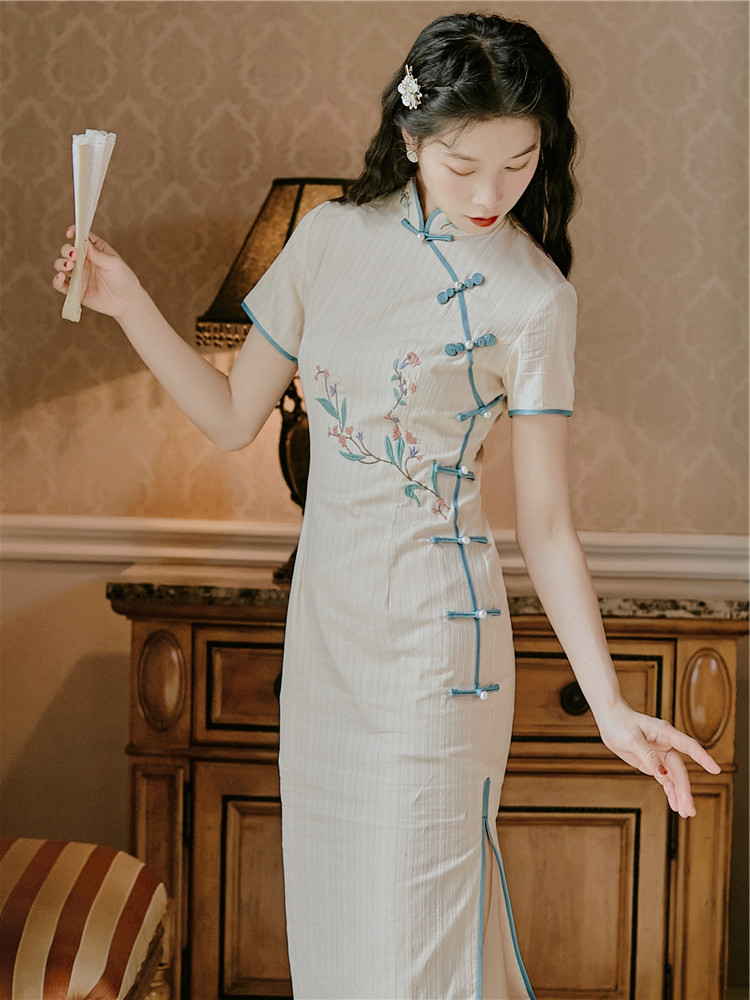 Embroidery flagrobe 2022 new summer corrosion bone daily young girl Chinese wind elegant improved version dress