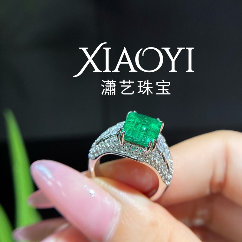 Baojia Ceiling Wood Color Series [Cultivated] 5Ct Emerald Old Money Style Ring 925 Silver