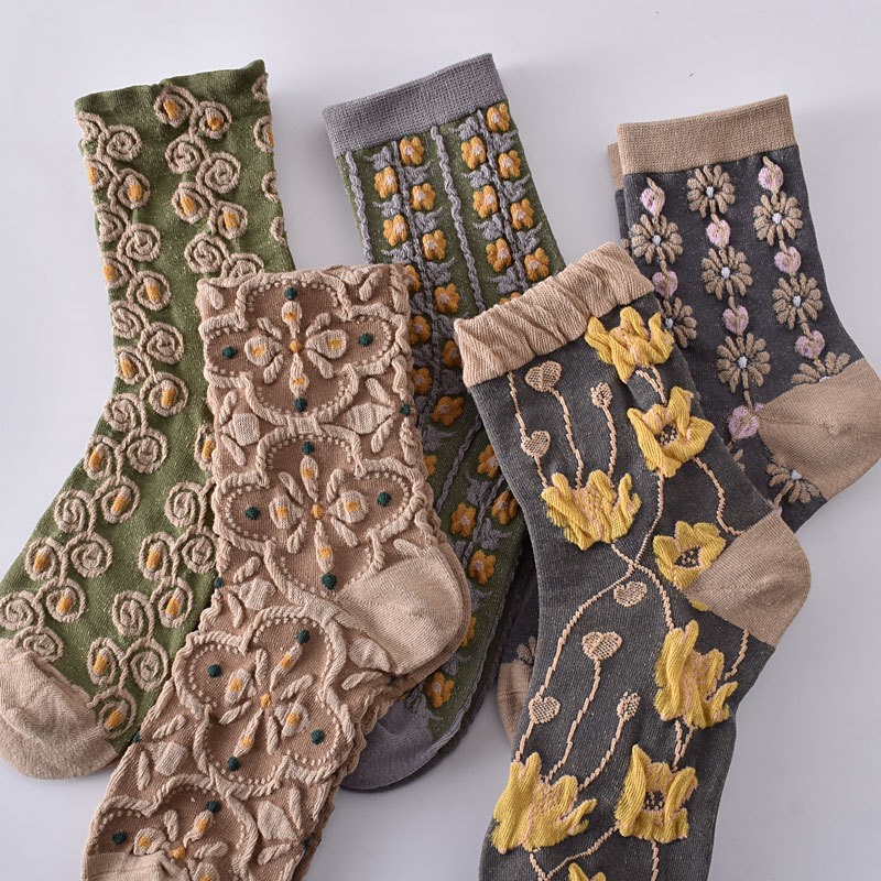 5 Pairs of Retro Ethnic Style Socks for Women, Mid-Calf Socks, Autumn and Winter Style, Three-Dimensional Relief, Artistic Palace Style, Floral Pattern