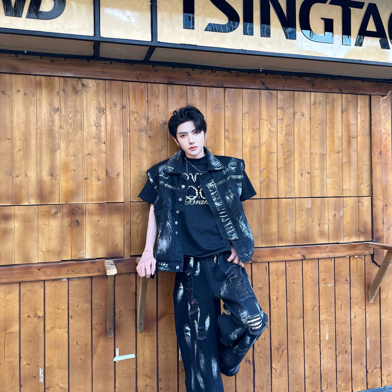 American High Street Original Niche Sleeveless Vest Men's Design Graffiti Ripped Straight-Leg Jeans Cool and Stylish Set