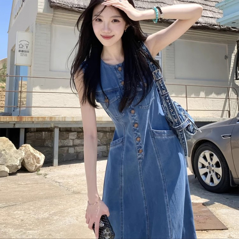 American Retro Denim Vest Dress for Women, New Summer Style, Petite Waist-Cinching, Slimming, Age-Reducing, Versatile Mid-Length Dress