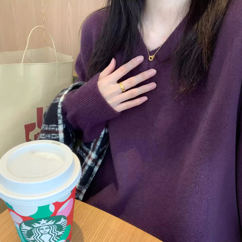Autumn and Winter Lazy Style Purple V-Neck Knitted Sweater for Women, Thick and Soft with a High-End Feel, Loose Round-Neck Top Autumn and Winter Lazy Style Purple V-Neck Knitted Sweater for Women, Thick and Soft with a High-End Feel, Loose Round-Neck Top