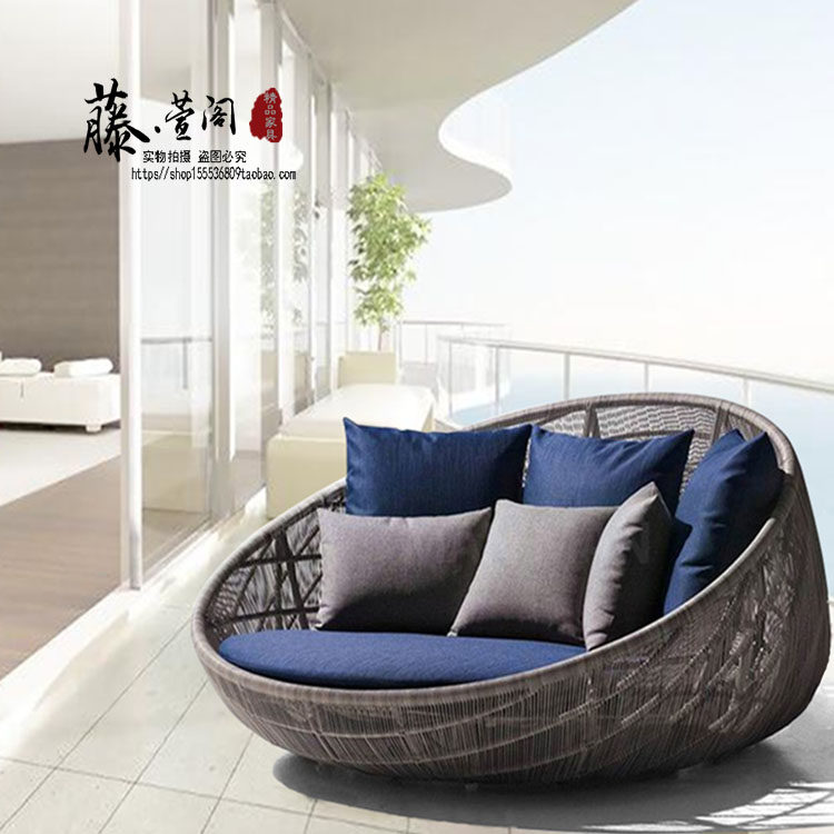 Rattan round bed Beach pool creative rattan sofa Outdoor imitation rattan furniture Courtyard balcony bed