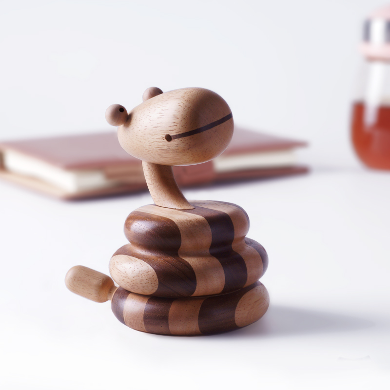 Several people design twelve zodiac music box snake solid wood music box boys and girls birthday gift original can be engraved