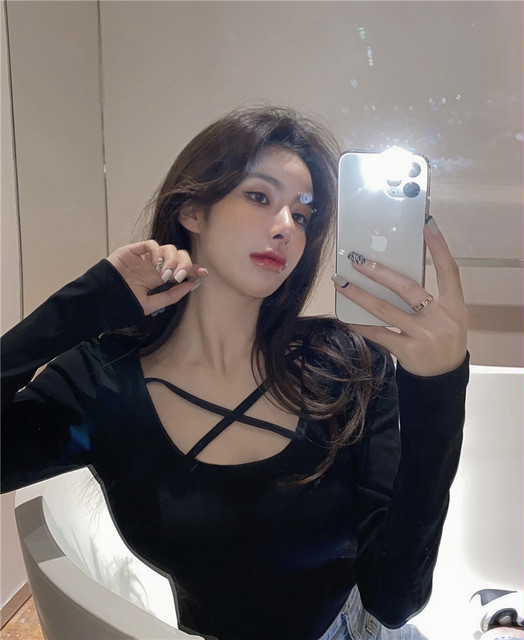 Plus-Size Women's Base Layer Shirt for Autumn and Winter, Stylish and Slimming for Chubby Girls, Trendy T-Shirt, Unique and Niche, Early Autumn Chic Top