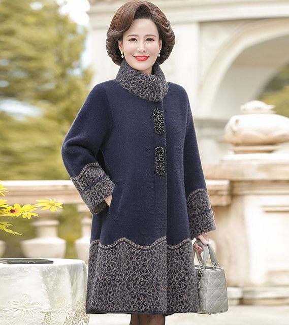 ເສື້ອກັນໜາວແມ່ຂອງ mink velvet thickened coat mid-length style 2023 new style mink woolen coat for middle-old and old women