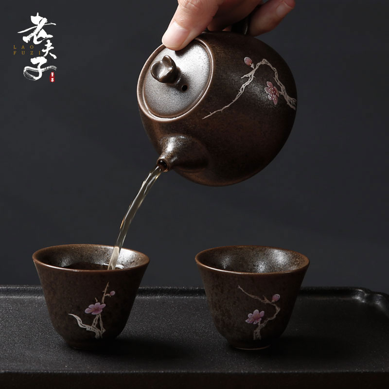 The professor to crack a pot of two cups of portable travel ceramic kung fu tea set cup teapot