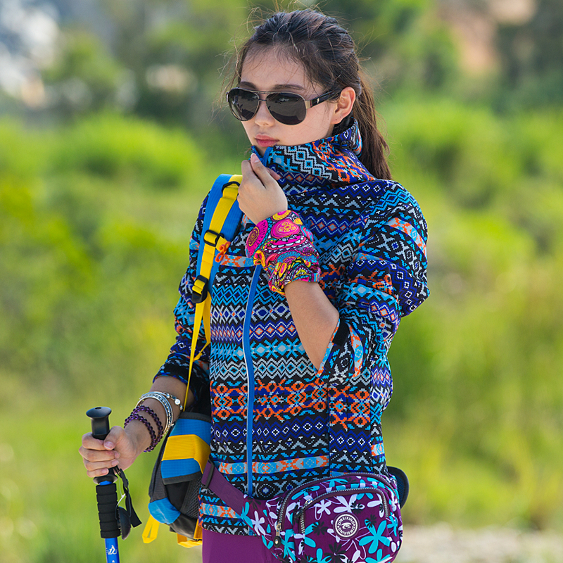 18 New National Wind Outdoor Ladies Style Soft Shell Clothing Hiking windproof Han version Tide Cards Mountaineering Assault-Taobao