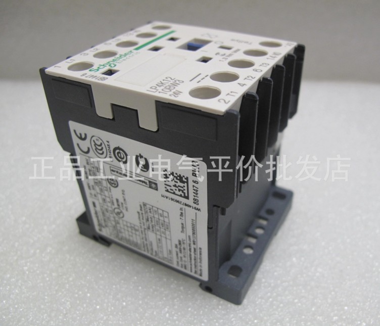 LP4K1210SW3 Schneider low power consumption DC control tripolar contactor 12A 72VDC