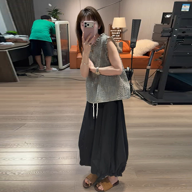 Fashionable Maternity Summer Outfit Korean Style Pregnancy Wear Plaid Flutter Sleeve Top and Pants Stylish Two-Piece Set Fashionable Maternity Summer Outfit Korean Style Pregnancy Wear Plaid Flutter Sleeve Top and Pants Stylish Two-Piece Set