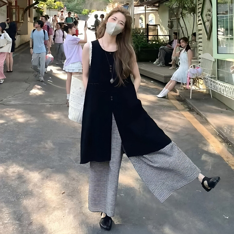 Maternity Wear Summer Suit, High-End Pregnancy Outfit, a Complete Set of Black Tank Top Dress + Plaid Wide-Leg Pants Two-Piece Set