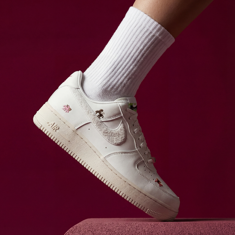 Nike Air Force 1 Af1 New Year of the Horse Limited Edition Embroidered Air Force Casual Sneakers Iq1143-100 Nike Air Force 1 Af1 New Year of the Horse Limited Edition Embroidered Air Force Casual Sneakers Iq1143-100