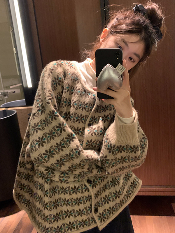 Retro Jacquard Flower Round Neck Large Size Sweater Cardigan Jacket for Women 2024 New Autumn and Winter Vintage Loose Knitted Knitwear