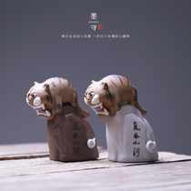 Boutique handmade tea pet ornaments creative tea room tea decoration Qi Mountain River Tiger coarse pottery tea pet tea ceremony accessories