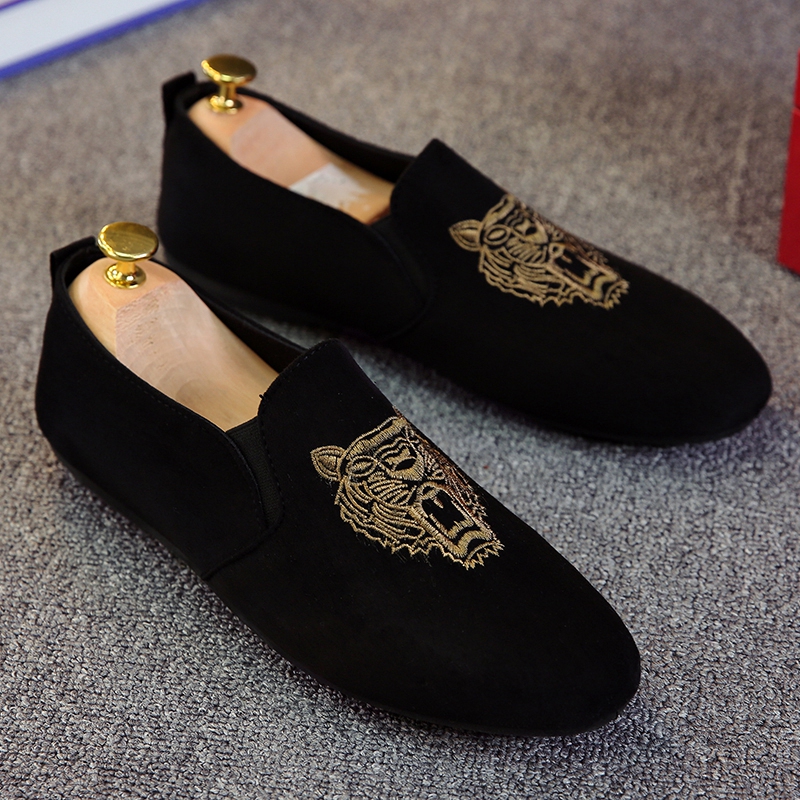 Man Chao brand 2021 new men's casual shoes bean shoes men's shoes summer Korean version of Joker lazy shoes society