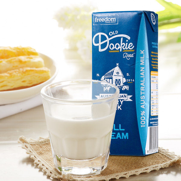 悉尼皇家乳制品展览铜牌奖 澳洲进口 OLD DOOKIE 澳杜克 全脂牛奶 200ml*24盒整箱 天猫优惠券折后￥68包邮（￥108-40）