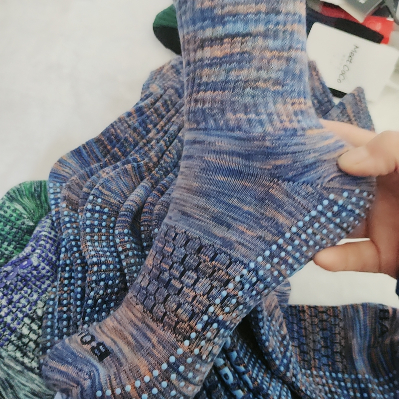 Little Bee Non-Slip Towel Bottom Hans Unisex Mid-High Socks, Men's and Women's Towel Bottom Socks Style