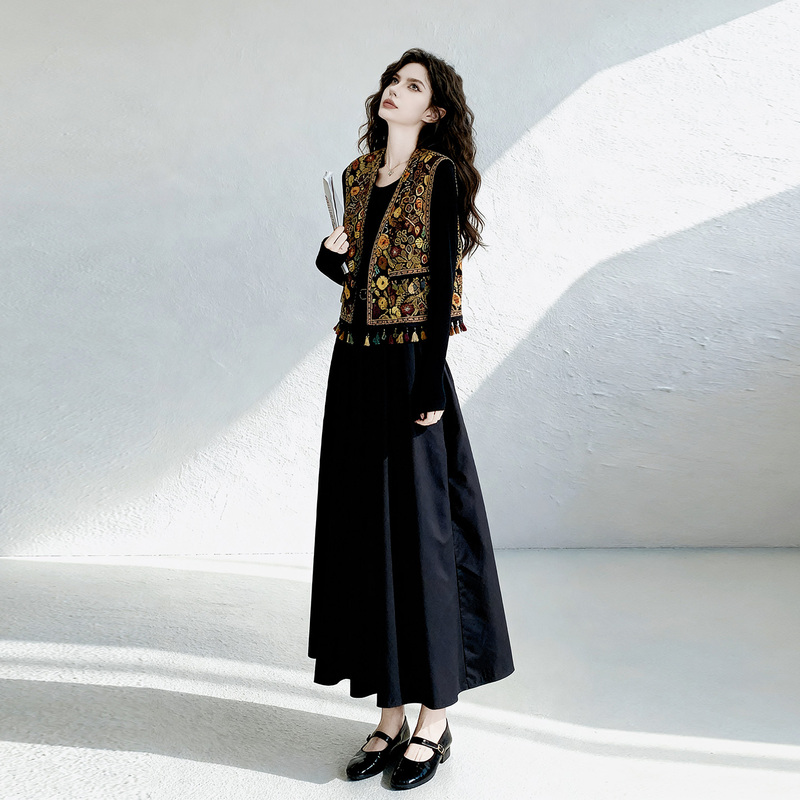 French Retro Ethnic Style Vest Dress Suit for Women 2026 New Autum Style High-End Skirt Two-Piece Set French Retro Ethnic Style Vest Dress Suit for Women 2026 New Autum Style High-End Skirt Two-Piece Set