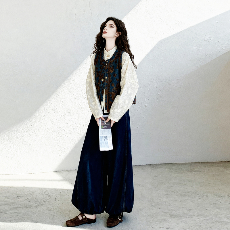 New Chinese-Style National Fashion Suit for Women, 2026 Autumn New Vintage Vest, Shirt, Wide-Leg Lantern Pants Three-Piece Set New Chinese-Style National Fashion Suit for Women, 2026 Autumn New Vintage Vest, Shirt, Wide-Leg Lantern Pants Three-Piece Set