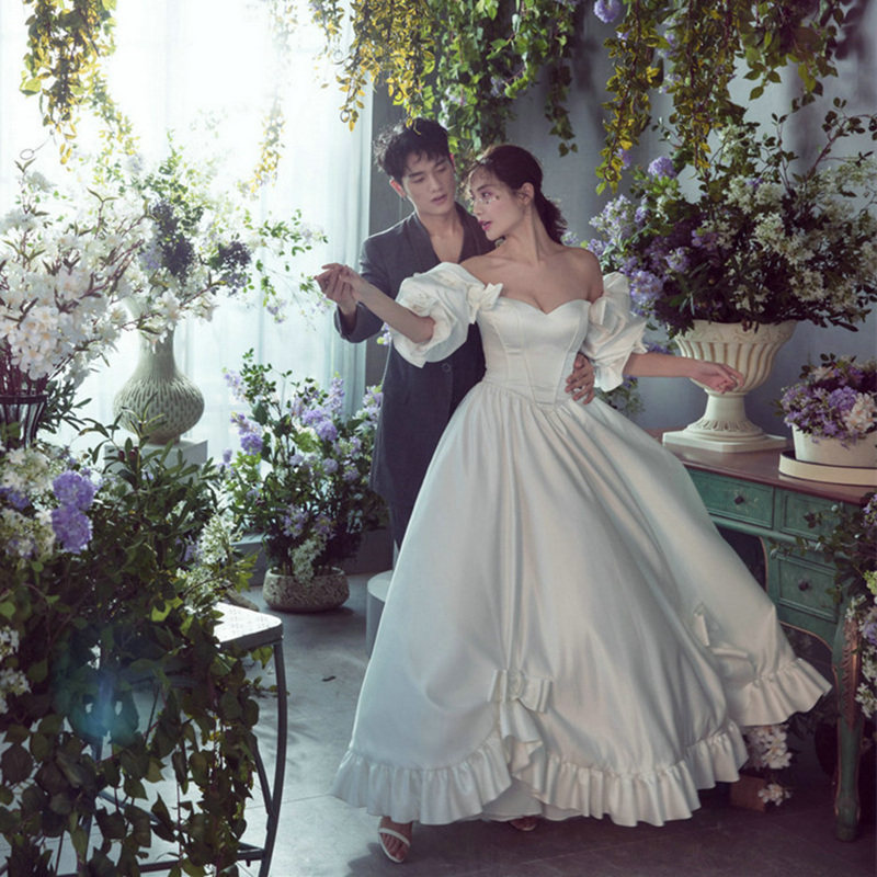 New Retro French Court Hepburn Photography Satin Bubble Sleeve Wedding Tour Dressing Style Clothes