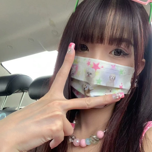 Милый высококачественный кролик, ретро медицинская маска, кот, в американском стиле