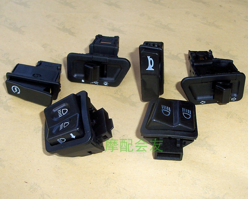 GY6 Haumai 125 Princess WH100T Cool Shadow pursuit Jiaying Living Room Light turn to start Changed Light Horn Five switches