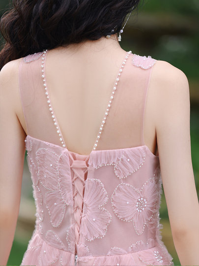 成人礼晚礼服女2025新款轻奢小众高端粉色订婚连衣裙网纱法式毕业