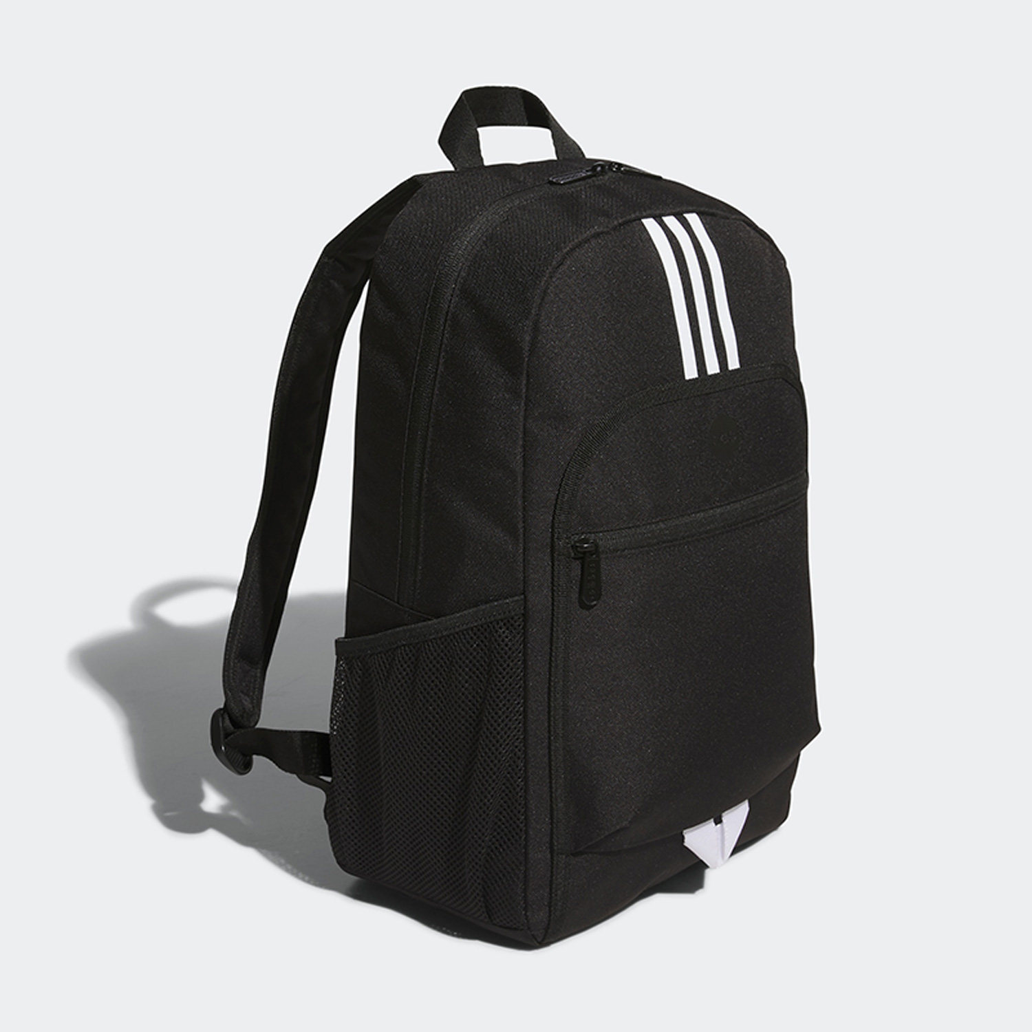 怎样辨别adidas书包的真假呢？