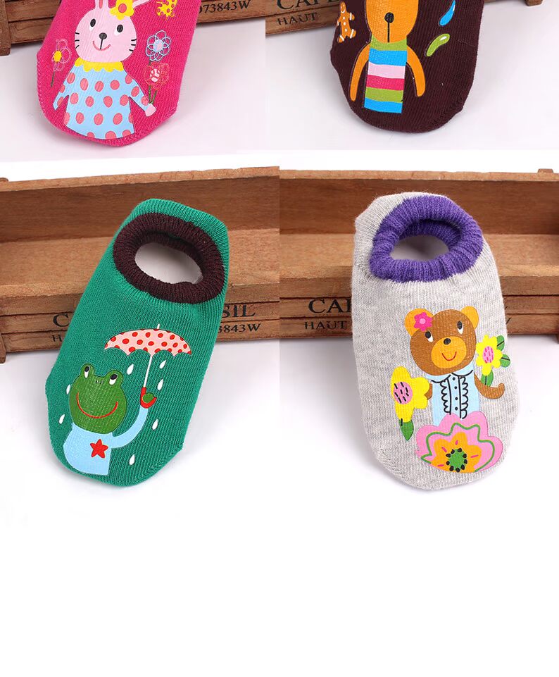Chuột sáu ngón hoạt hình vớ bé vớ vớ in vớ phân phối vớ chống trượt trẻ em đi giày cotton mỏng và vớ quần tất da chân dày đẹp cho bé gái